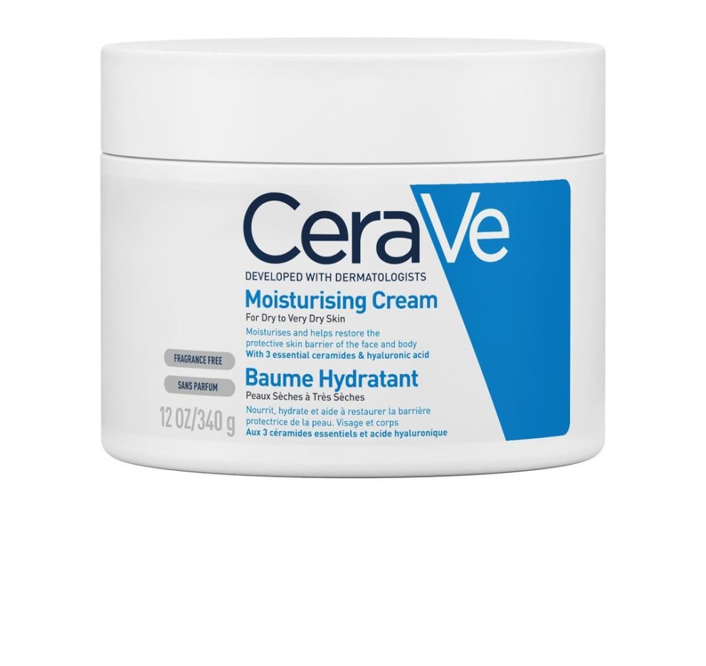 Moisturising Lotion frá Cerave er olíulaust rakakrem fyrir líkamann með hyaluronic Acid fyrir normal og þurra húð. Rakakremið hjálpar húðinni að styrkja og endurnýja ysta lag og varnir húðarinnar. CeraVe Moisturizing Lotion hjálpar húðinni að endurnýja nauðsynleg lípíð húðarinnar svo húðinni líði vel og hún sé í jafnvægi. Hagkaup, 3.909 kr.