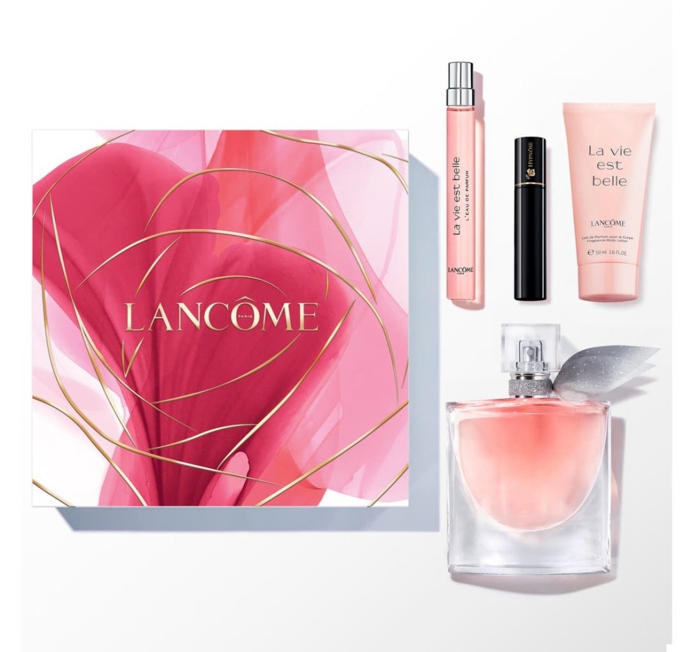 Gjafasett frá Lancôme sem inniheldur La Vie est Belle EDP 50 ml, La Vie est Belle EDP 10 ml ferðasprey, La Vie est belle body lotion 50 ml og Hypnôse mini maskara. Mamma á eftir að elska þennan gjafakassa! Hagkaup, 14.030 kr.