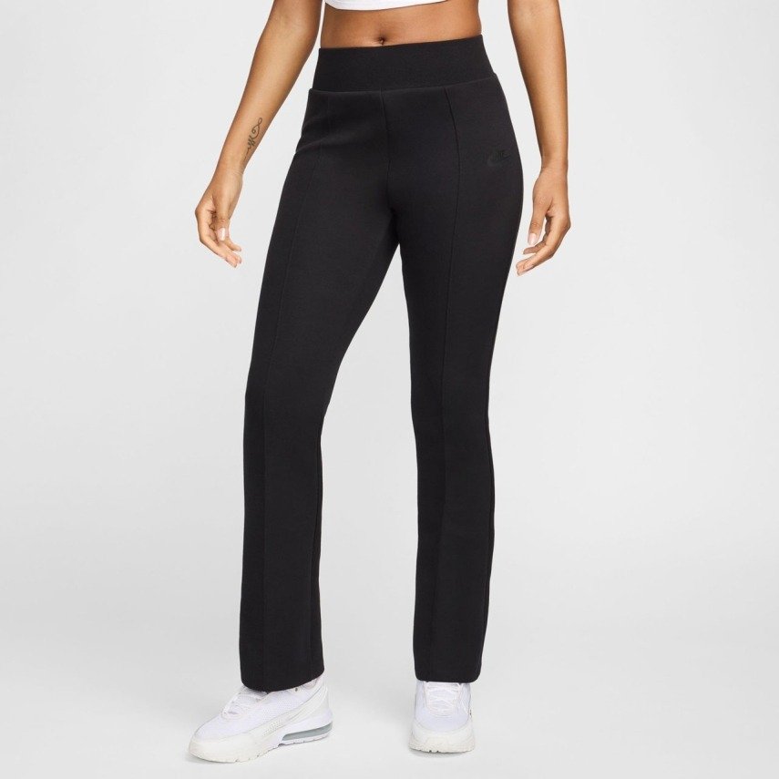 Klassískar, svartar leggings frá Nike á 15.597 kr. í Air.