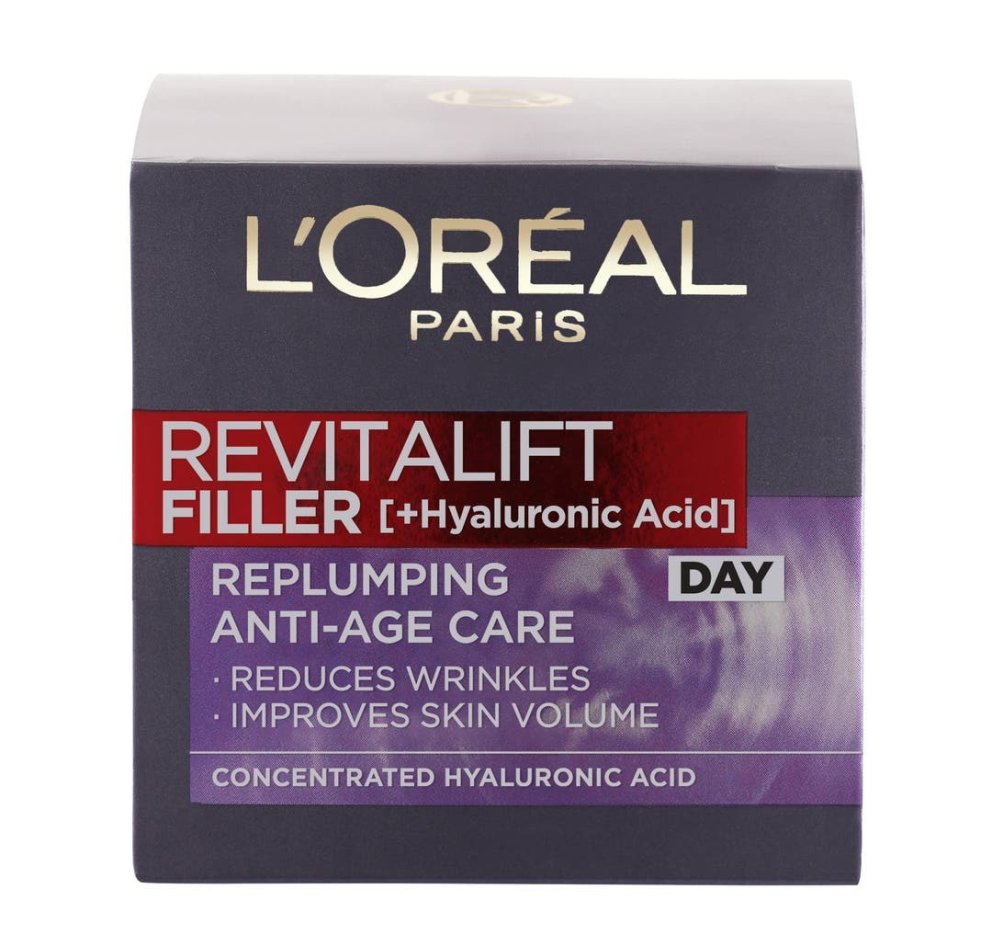 Revitalift Filler Day Cream er dagkrem með virkni í sem hentar þeim sem eru farnar að sjá einkenni öldrunar í húðinni. Kremið er ríkt af hýalúrónsýru og glýserín sem gefur húðinni mikinn raka og nærandi fyllingu ásamt þykkni úr Fibroxyl plöntunni sem dregur úr hrukkum og fínum línum og gefur húðinni sléttari og fallegri áferð. Hagkaup, 4.849 kr.