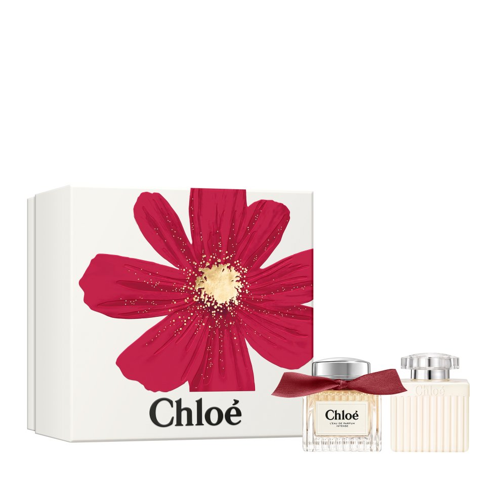 Chloé L´Eau de Parfum Intense er sterkur blómailmur, safaríkur hindberjakeimur sem undirstrikar áhrif rósarinnar. Chloé ilmurinn er fullkominn fyrir hvaða tilefni sem er og endist allan daginn. Þessi er tilvalinn fyrir mömmu! 