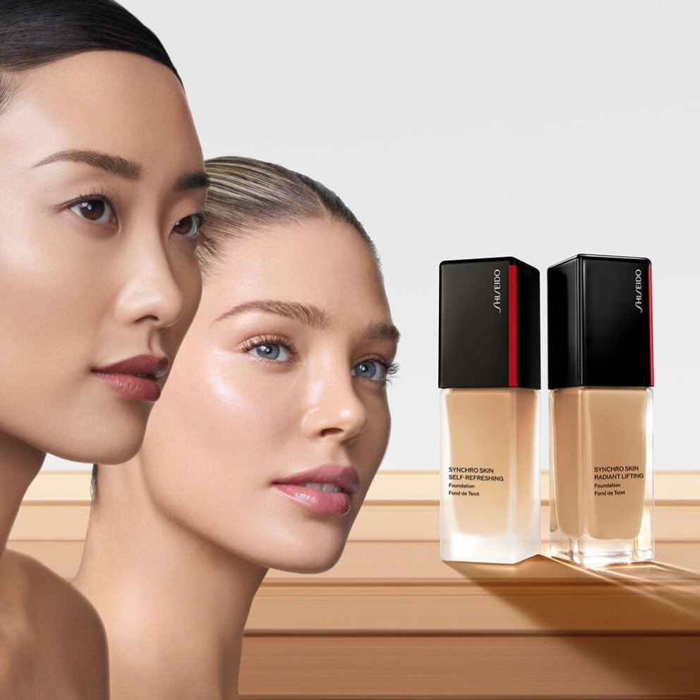 Synchro Skin Self Refreshing og Radiant Lifting-farðarnir frá Shiseido eru nýkomnir í enn betri formúlu, ef það var þá hægt. Þessi er alltaf á topplista hjá okkur og þú verður eiginlega að prófa til að skilja. (20% afsláttur af snyrtivöru í Hagkaup!)