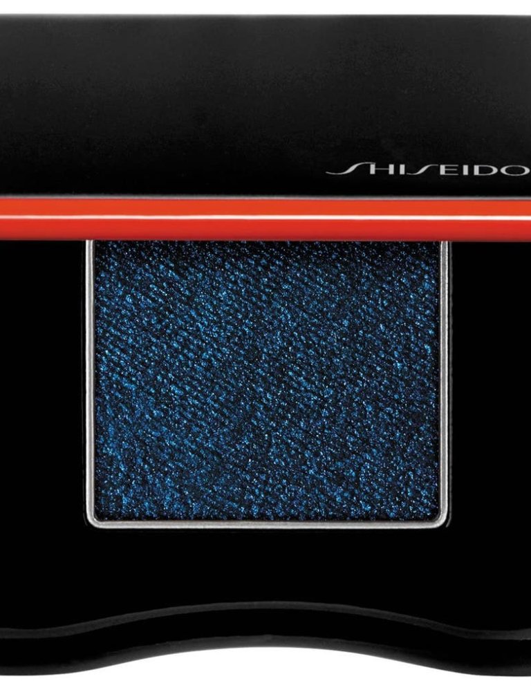 Stakur augnskuggi frá Shiseido í litnum ZAY-ZAY Navy, Hagkaup, 4.499 kr.