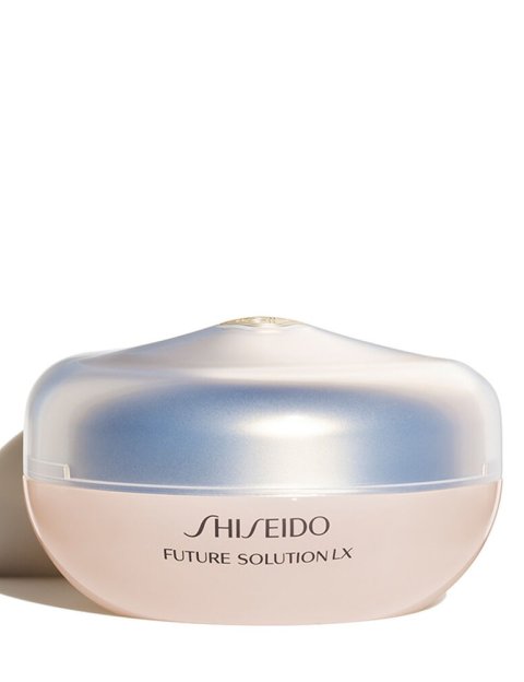 Future Solution LX Total Radiance Loose Powder frá Shiseido er sérlega fíngert lúxuspúður sem hentar einstaklega vel undir augun til að birta yfir augnumgjörðinni. Hagkaup, 13.707 kr.